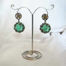 Boucles d'oreilles camé floral serti de cristal vert