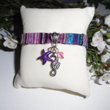 Bracelet tissus coloré avec pampilles hippocampe et étoile de mer violette