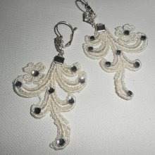 Boucles d'oreilles dentelle arabesque écrue avec cristal de Swarovski