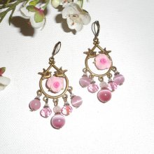 Boucles d'oreilles pendantes avec oiseaux et roses sur dormeuses bronze