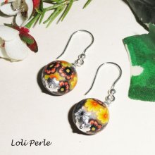 Boucles d'oreilles perle d'argile fleurie gris/jaune en argent 925