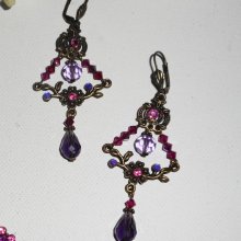 Boucles d'oreilles connecteurs fleuris avec perles en cristal violet et vert