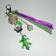 Porte clés/Bijoux de sac gecko en verre avec perles en argile fleuri pampilles et rubans